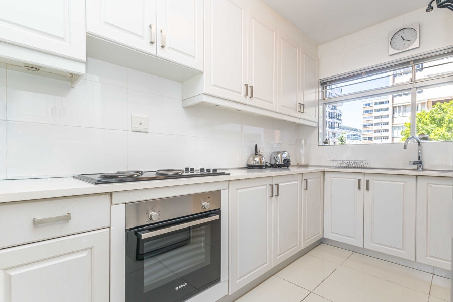 2 Bedroom Property for Sale in Sea Point Western Cape